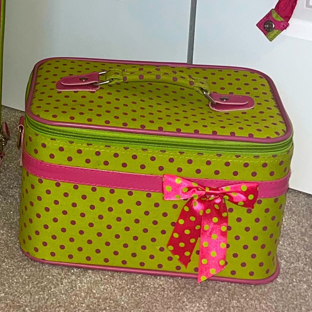 Pink and Green Makeup Box